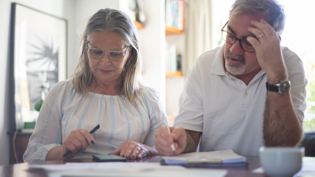 Documents de retraite et calculatrice